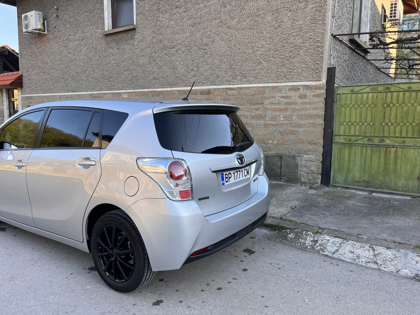 Toyota Verso, снимка 12 - Автомобили и джипове - 54328317