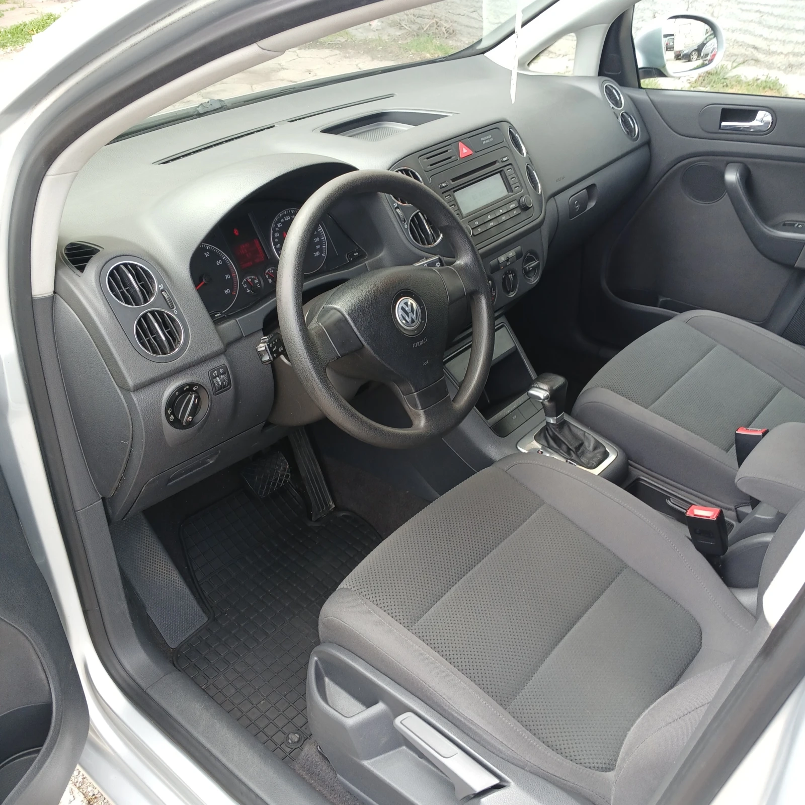 VW Golf Plus АВТОМАТИК , снимка 11 - Автомобили и джипове - 54447717