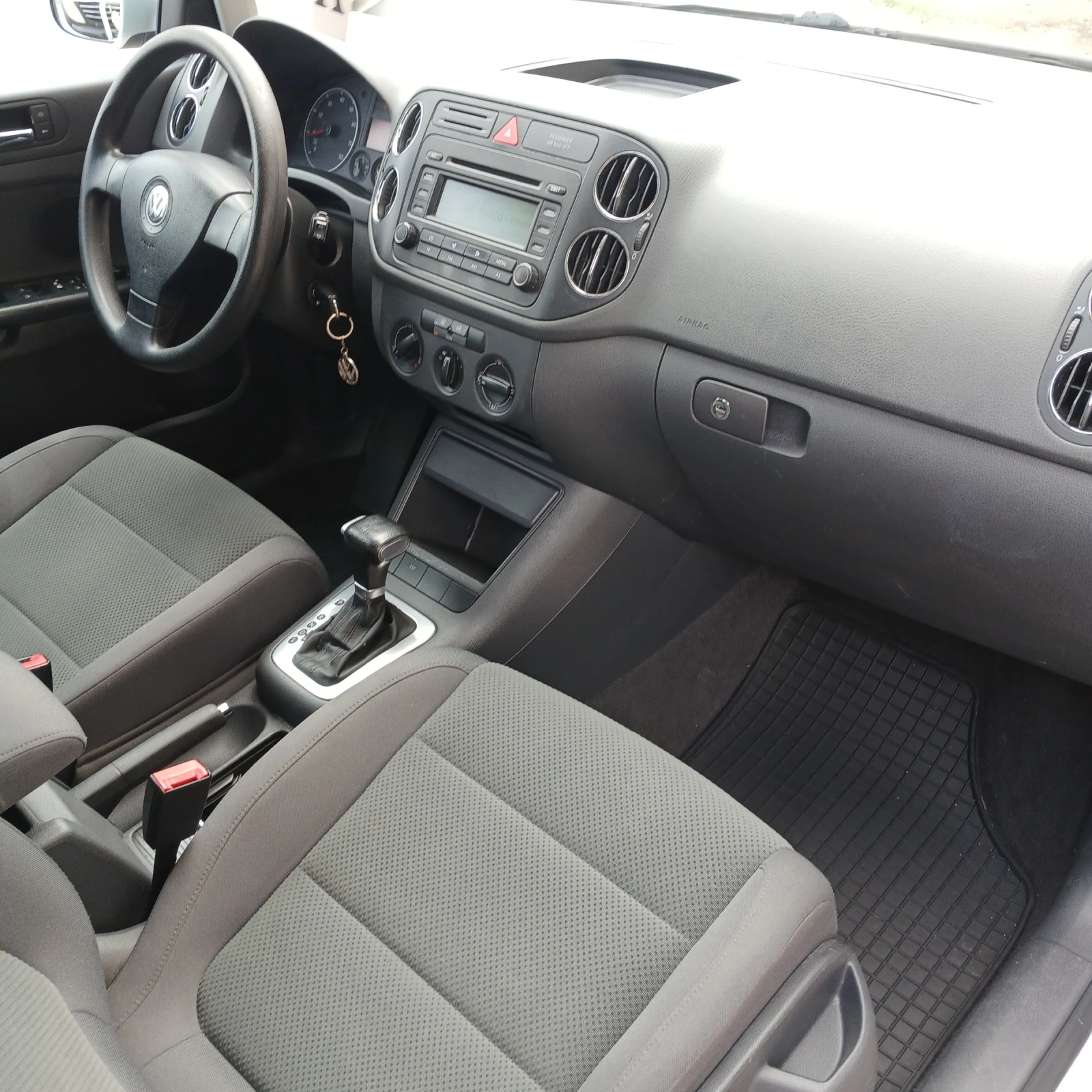 VW Golf Plus АВТОМАТИК , снимка 10 - Автомобили и джипове - 54447717