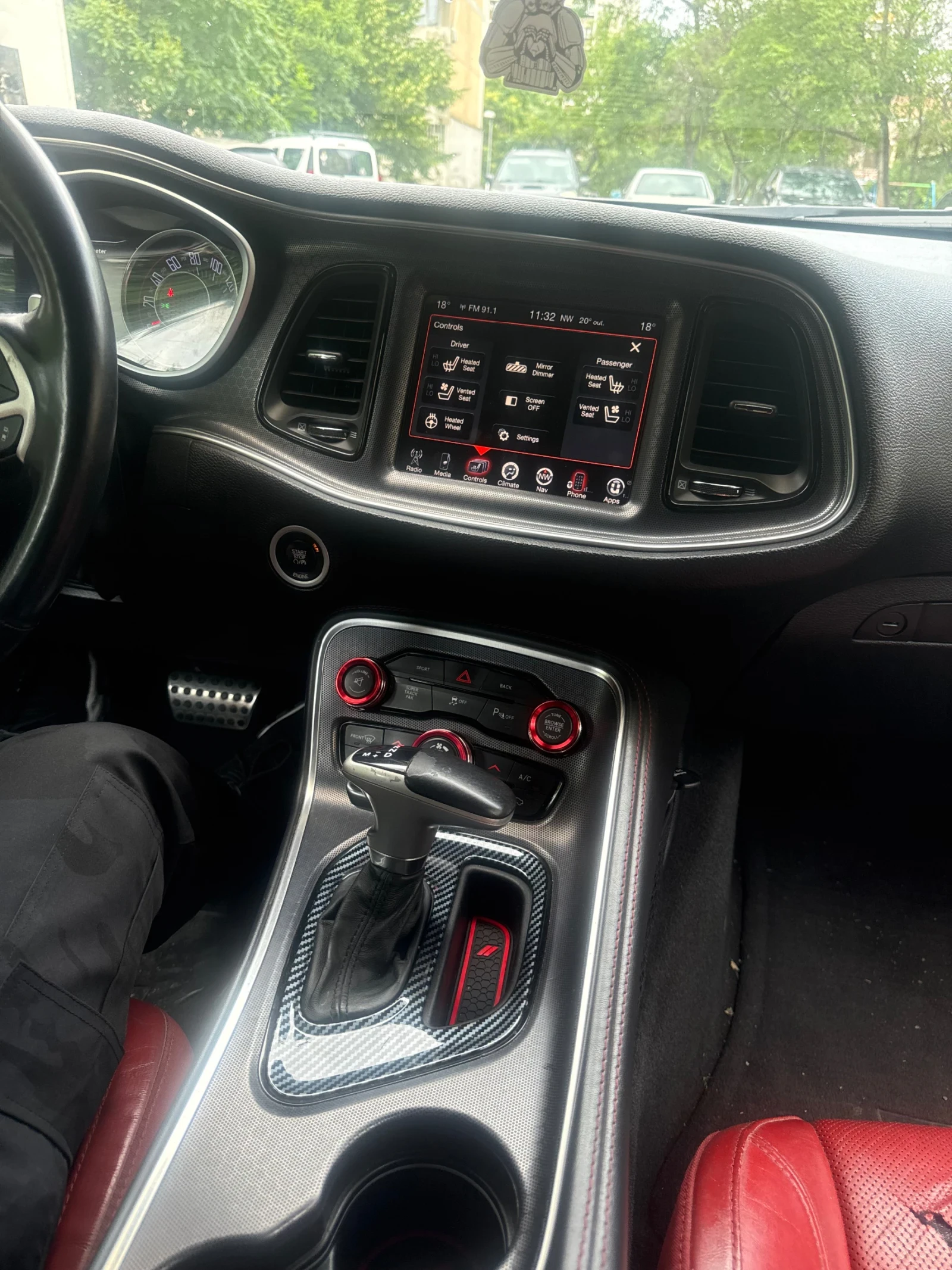 Dodge Challenger sxt + , снимка 13 - Автомобили и джипове - 54835262
