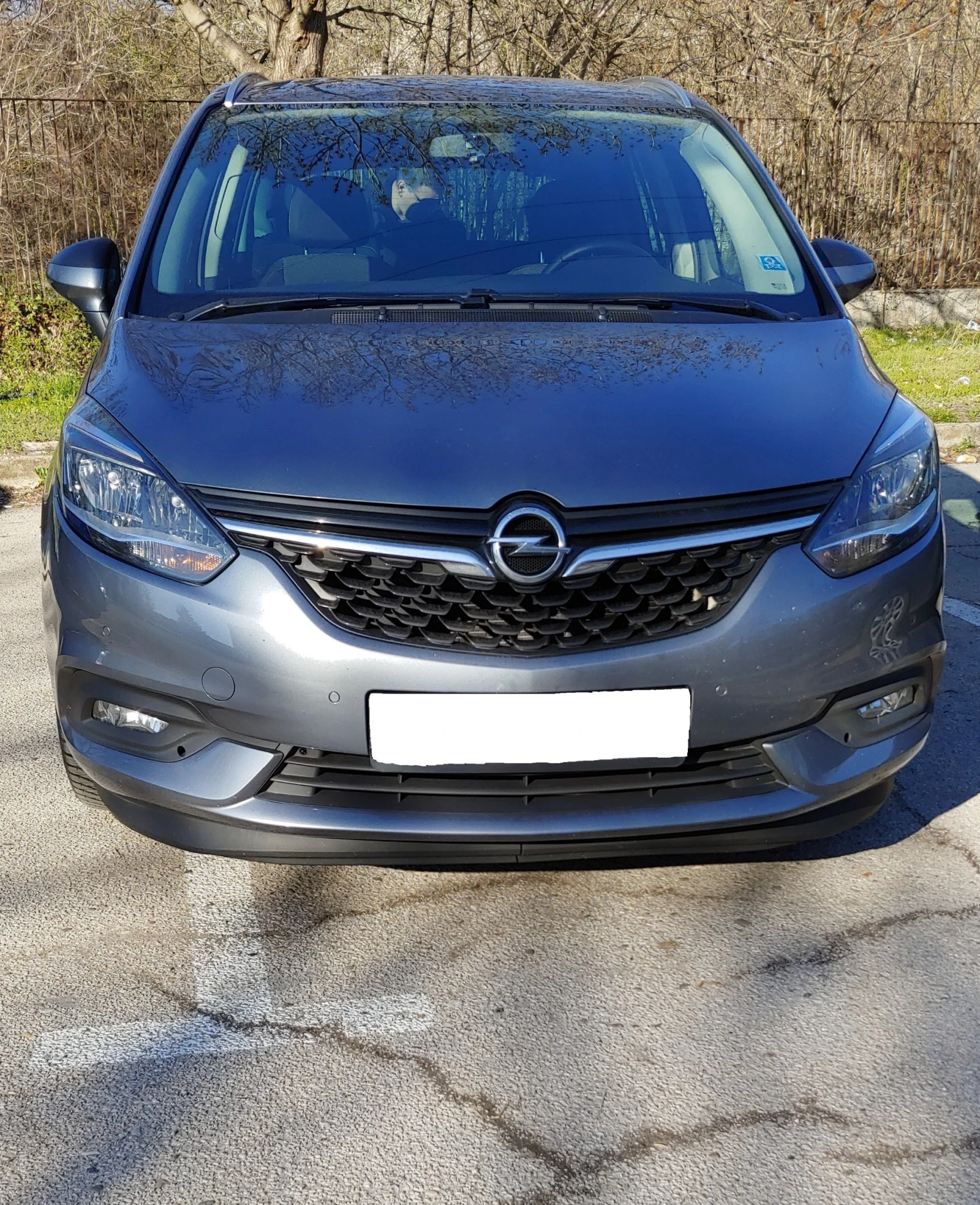 Opel Zafira 1.4, снимка 4 - Автомобили и джипове - 55039008