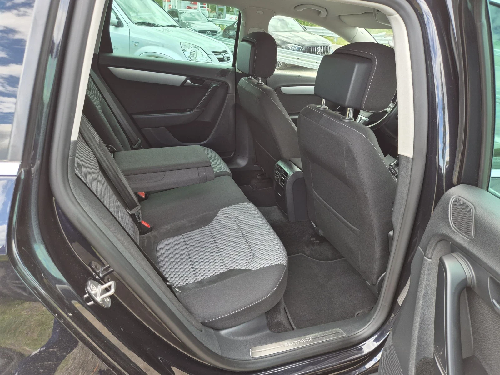 VW Passat 2, 0TDI/6sk/NAVI, снимка 8 - Автомобили и джипове - 55102493