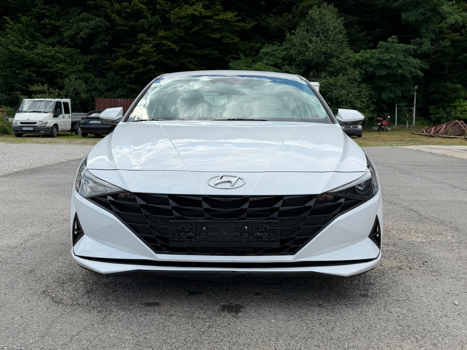Hyundai Elantra EXL 2023г. Перфектна