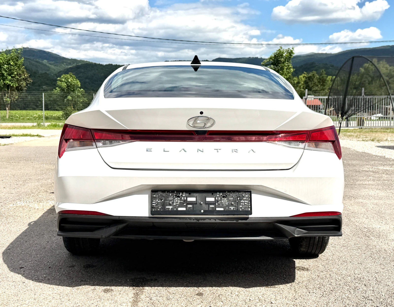 Hyundai Elantra EXL 2023г. Перфектна, снимка 5 - Автомобили и джипове - 55175051
