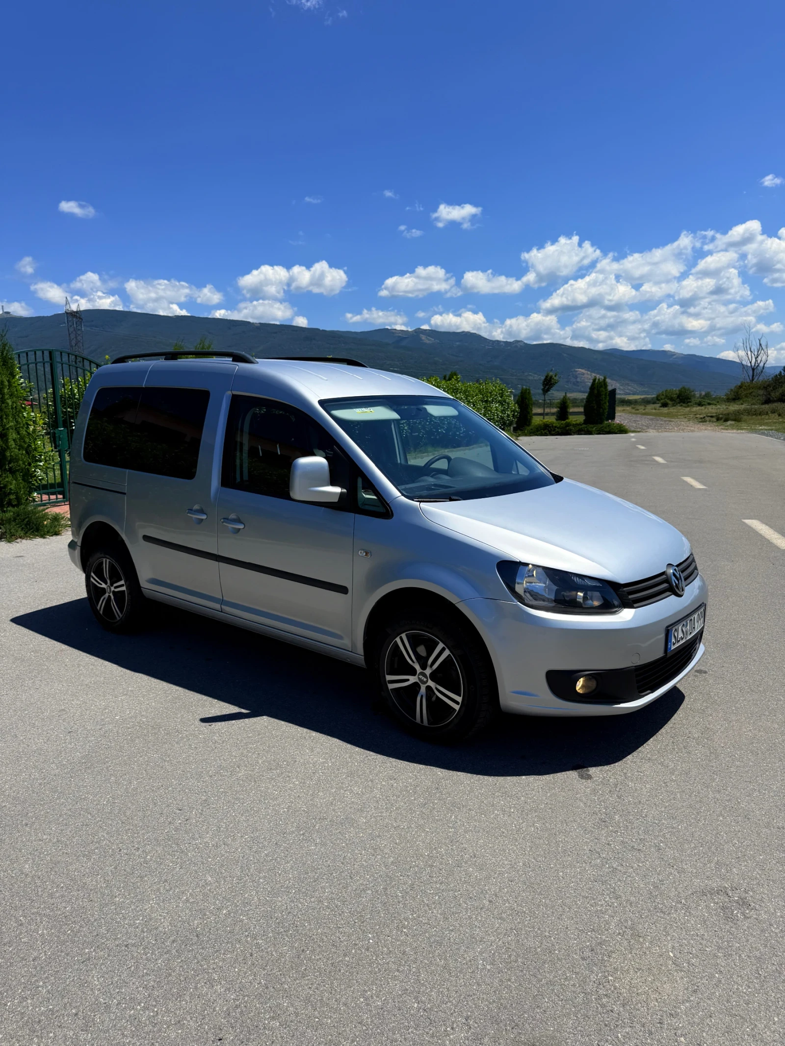 VW Caddy 2.0 TDI 7 place, снимка 2 - Автомобили и джипове - 55323191