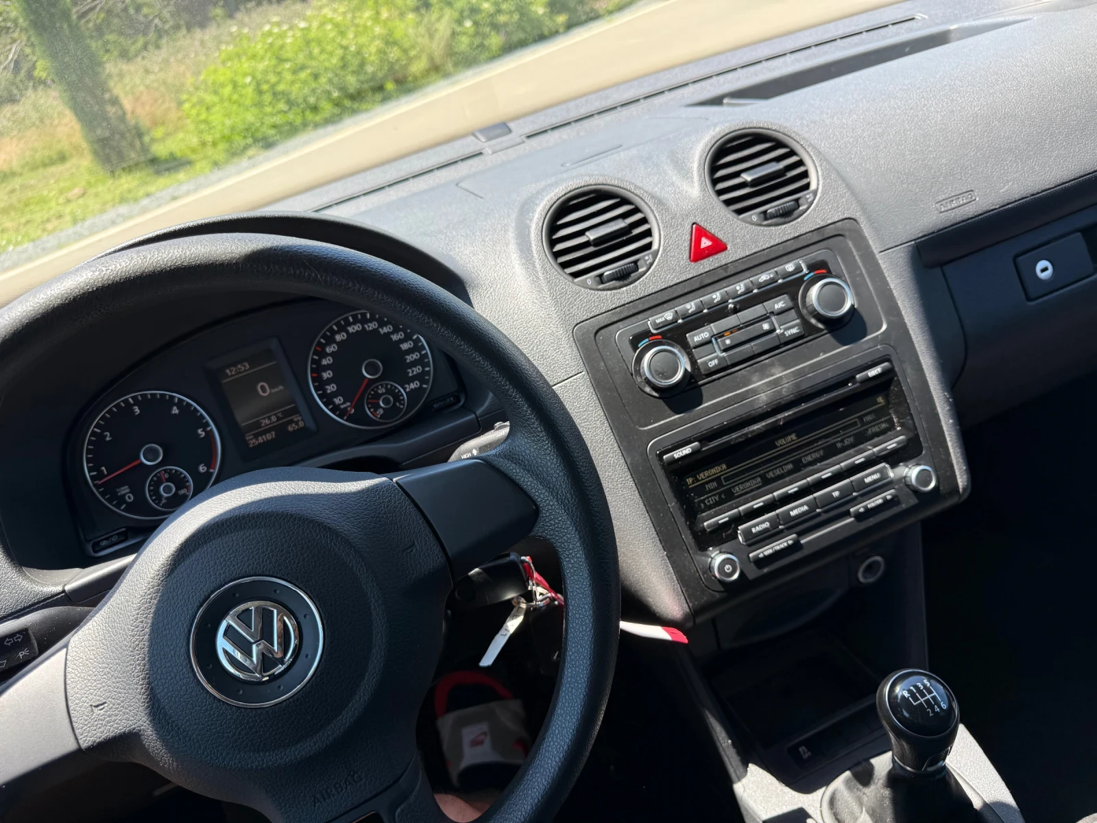 VW Caddy 2.0 TDI 7 place, снимка 9 - Автомобили и джипове - 55323191
