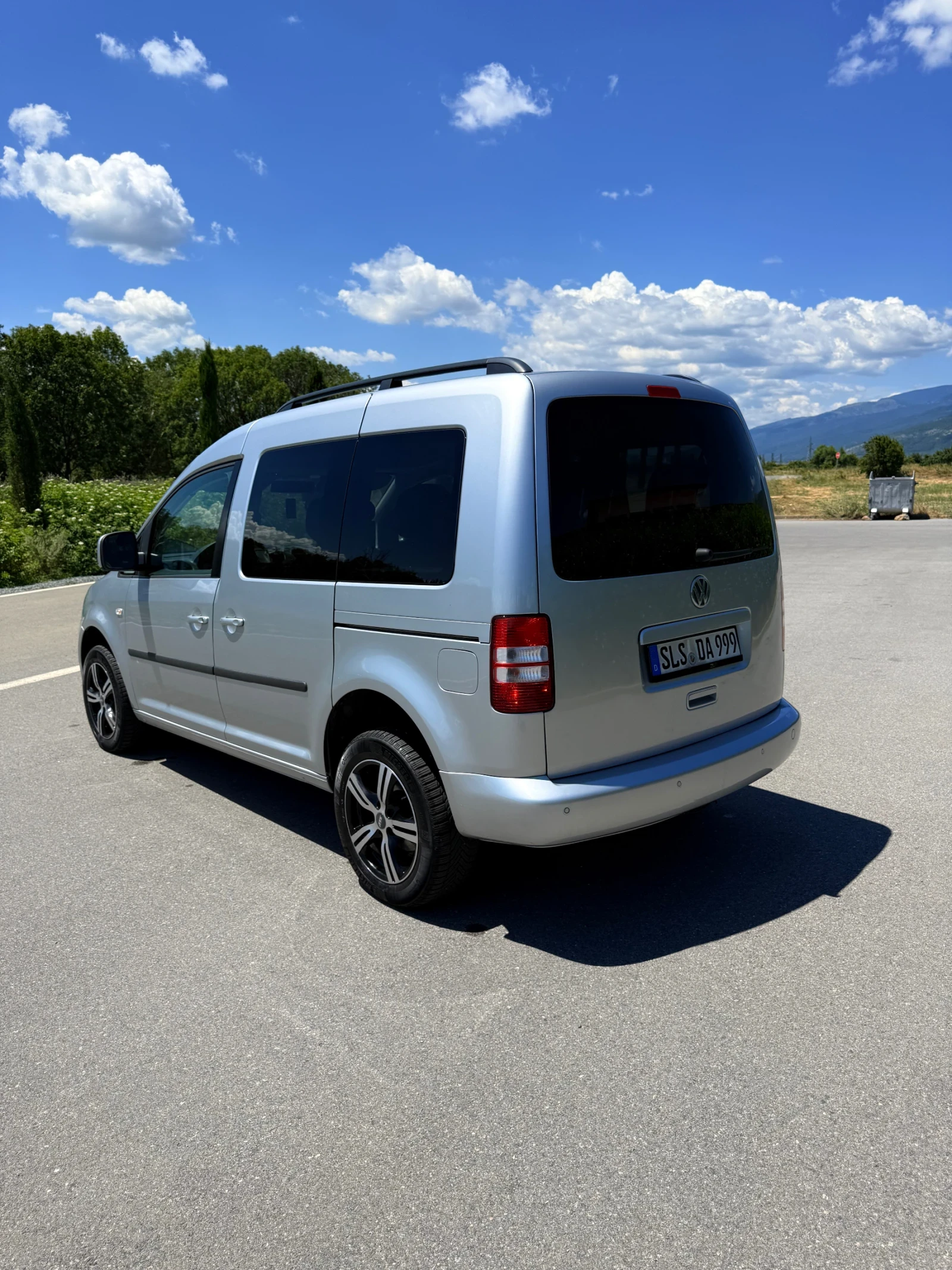 VW Caddy 2.0 TDI 7 place, снимка 4 - Автомобили и джипове - 55323191