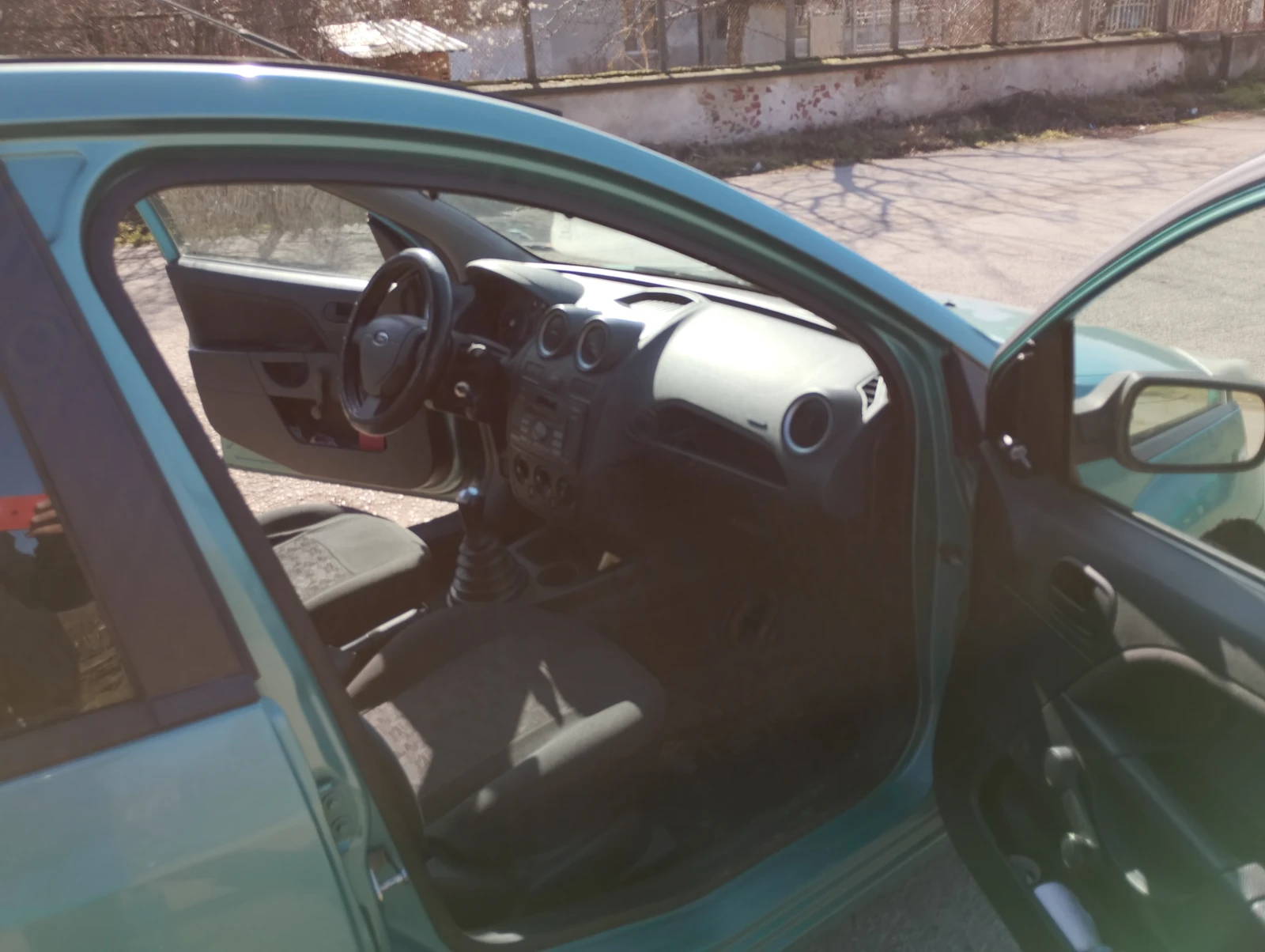 Ford Fiesta 1.3, снимка 7 - Автомобили и джипове - 56032221