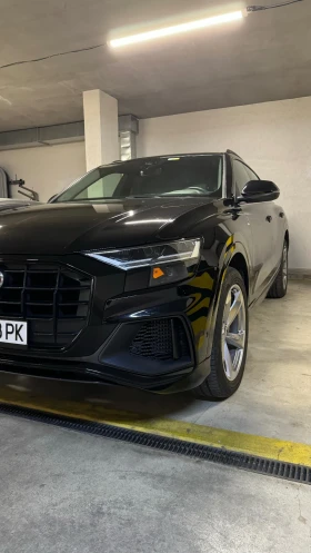     Audi Q8 S LINE