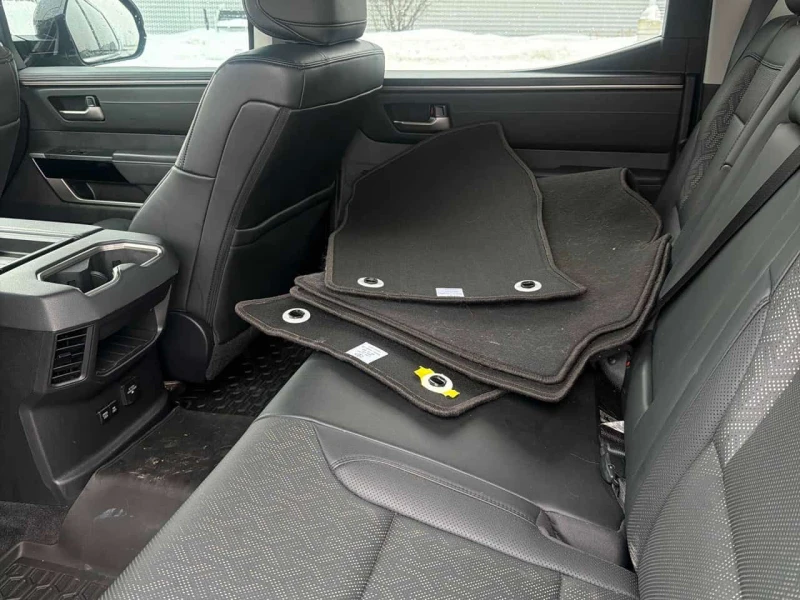 Toyota Tundra Limited Hybrid  CARFAX, снимка 10 - Автомобили и джипове - 53513342