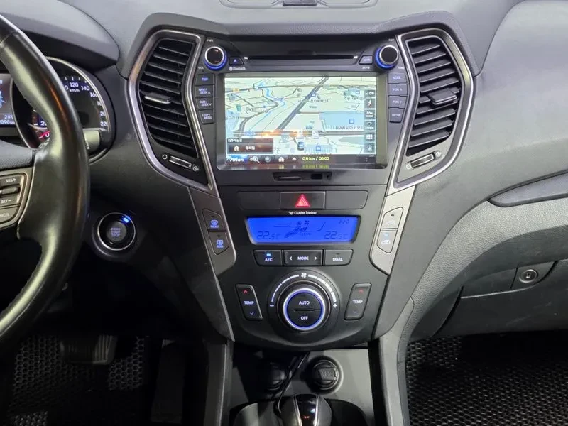 Hyundai Santa fe 2.0 2WD PREMIUM, снимка 14 - Автомобили и джипове - 54881097