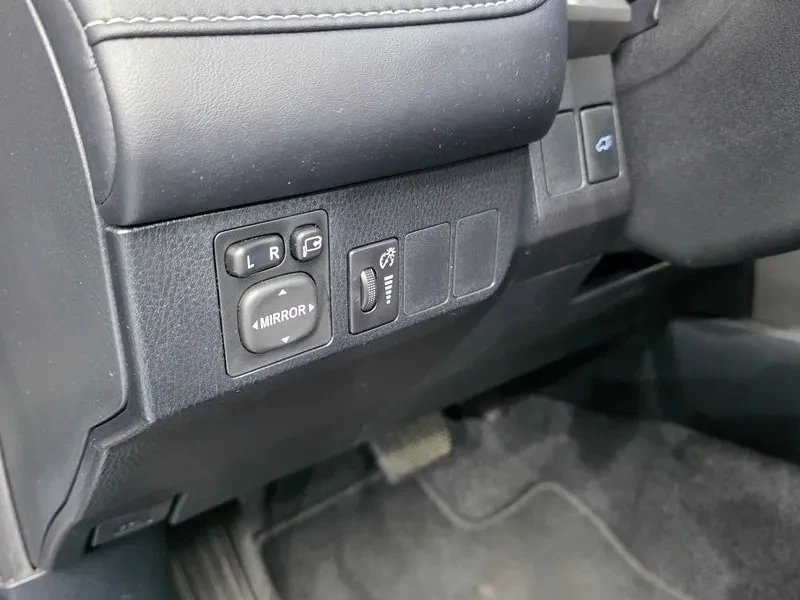 Toyota Rav4 2.5 4Wd Hybrid, снимка 16 - Автомобили и джипове - 55748463