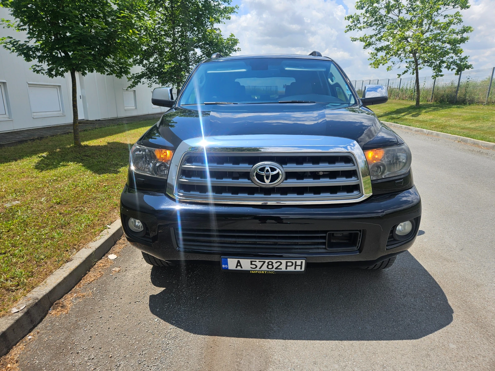 Toyota Sequoia PLATINUM - изображение 2