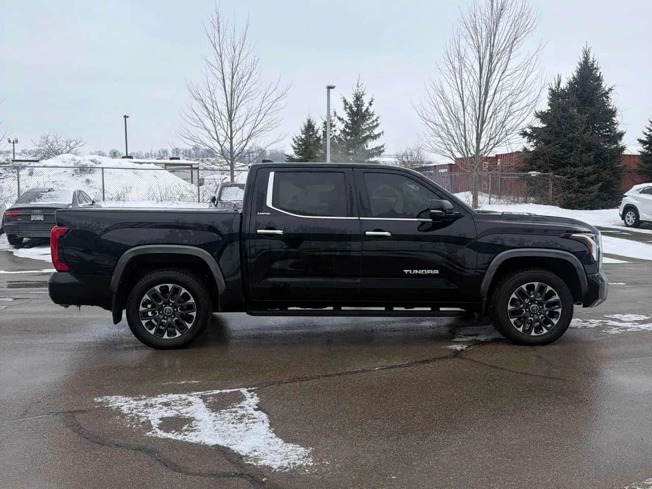 Toyota Tundra Limited Hybrid  CARFAX - изображение 3