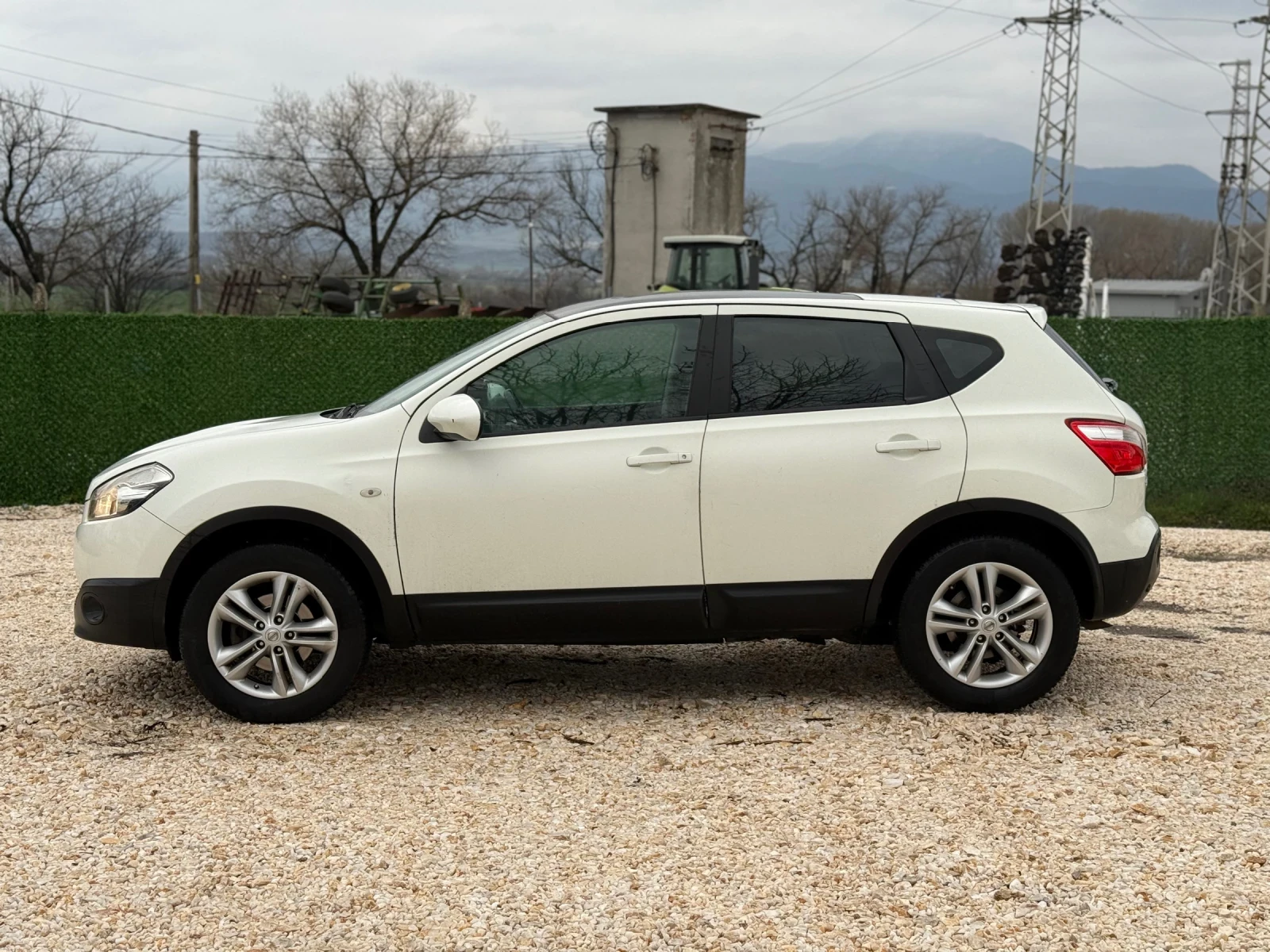 Nissan Qashqai 1.5dci 110кс ПАНОРАМА, снимка 6 - Автомобили и джипове - 53966600