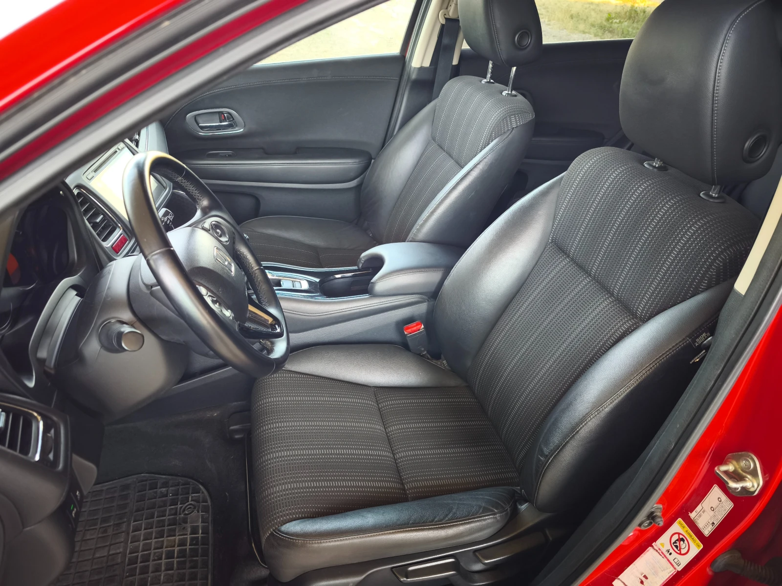 Honda Hr-v 1.5, снимка 5 - Автомобили и джипове - 55605942