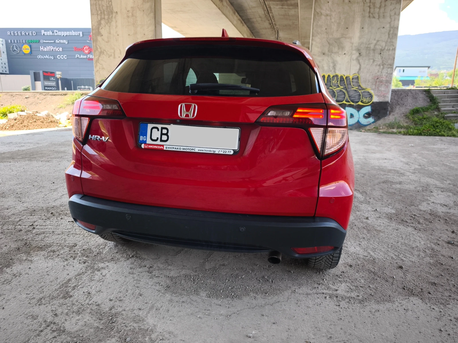 Honda Hr-v 1.5, снимка 3 - Автомобили и джипове - 55605942