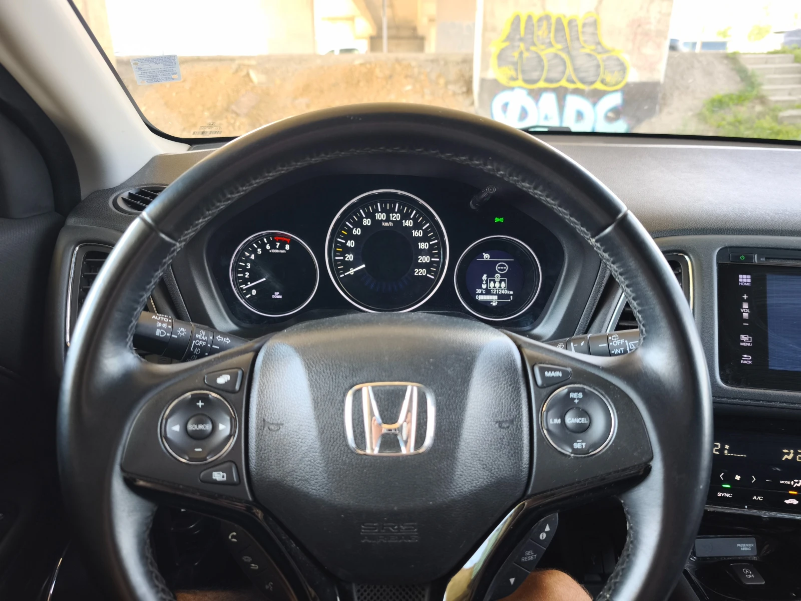 Honda Hr-v 1.5, снимка 6 - Автомобили и джипове - 55605942