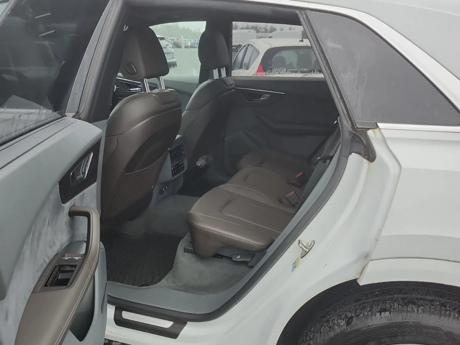 Audi Q8 Bang & Olufsen* Matrix LED* Virtual Cockpit Plus, снимка 7 - Автомобили и джипове - 56283335