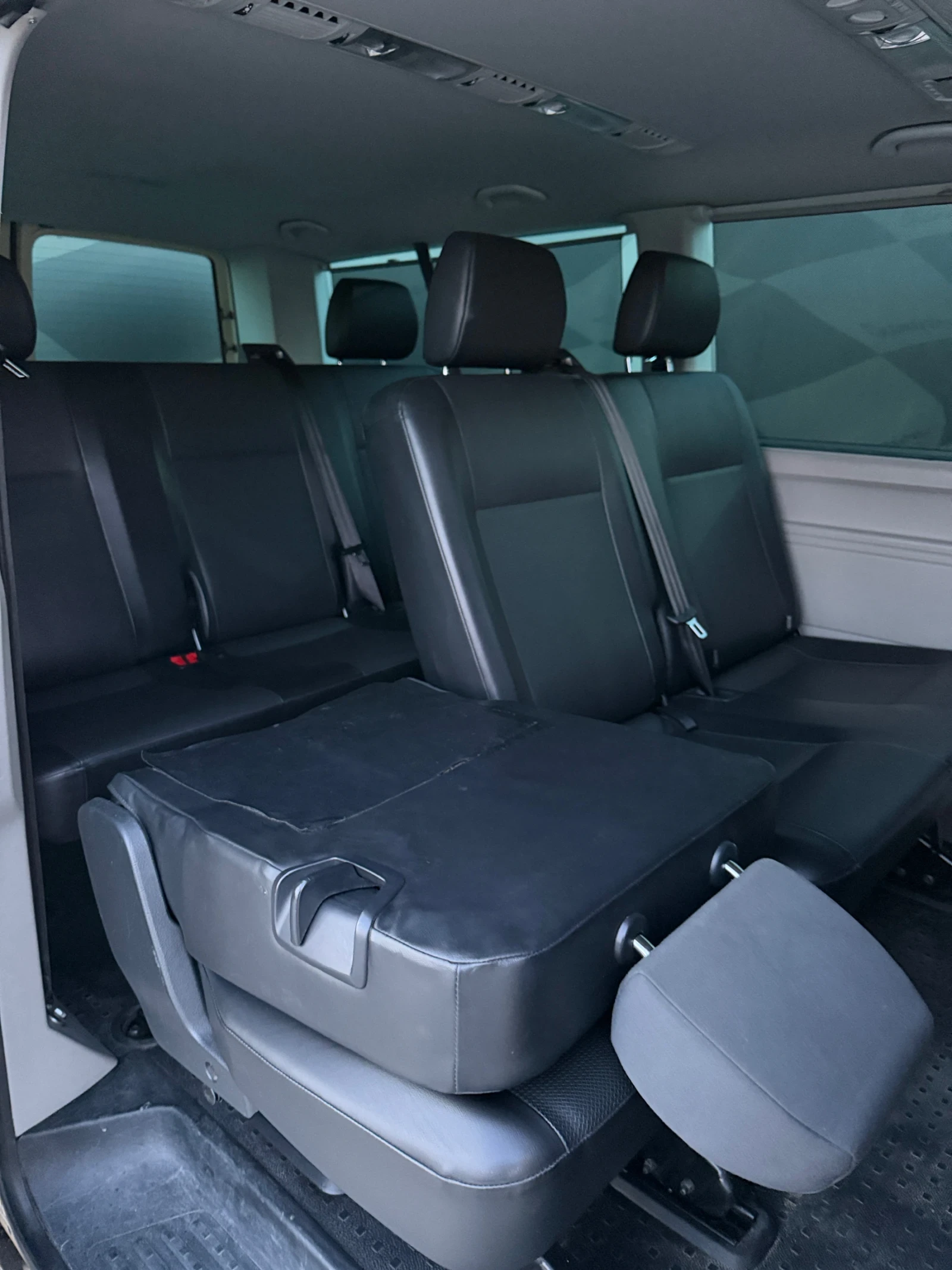 VW Caravelle Бартер лизинг, снимка 12 - Бусове и автобуси - 53833467