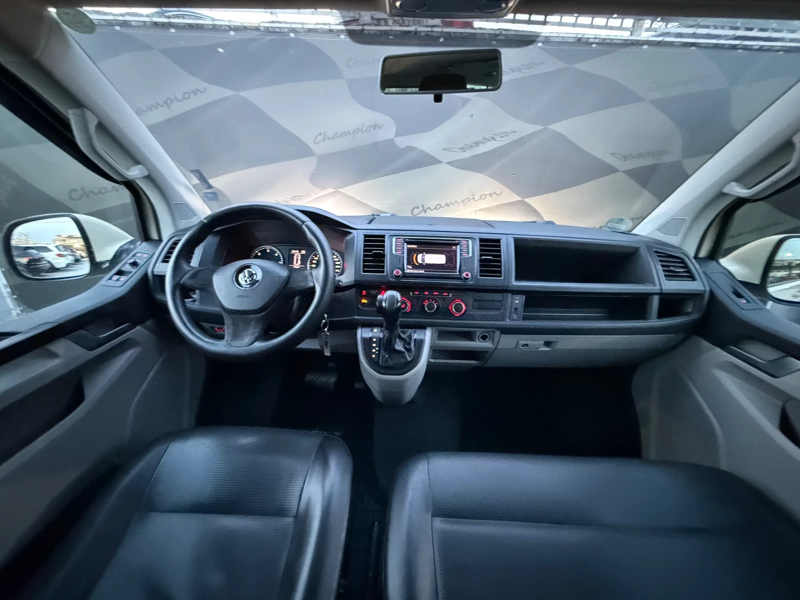 VW Caravelle Бартер лизинг, снимка 9 - Бусове и автобуси - 53833467