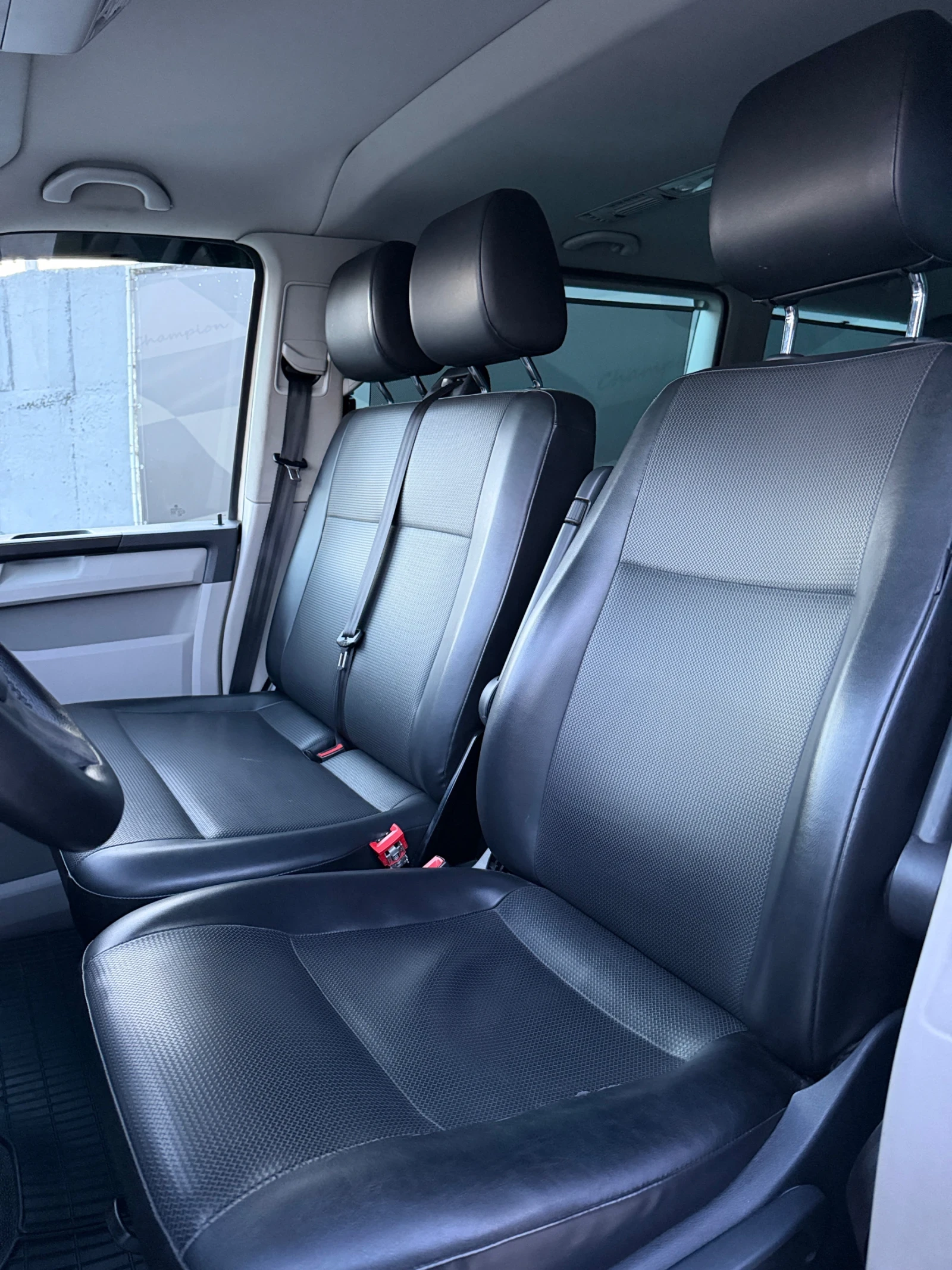 VW Caravelle Бартер лизинг, снимка 11 - Бусове и автобуси - 53833467