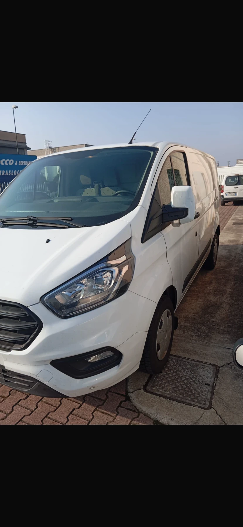 Ford Transit Custom Перфектен без външни забележки, снимка 5 - Бусове и автобуси - 54134058
