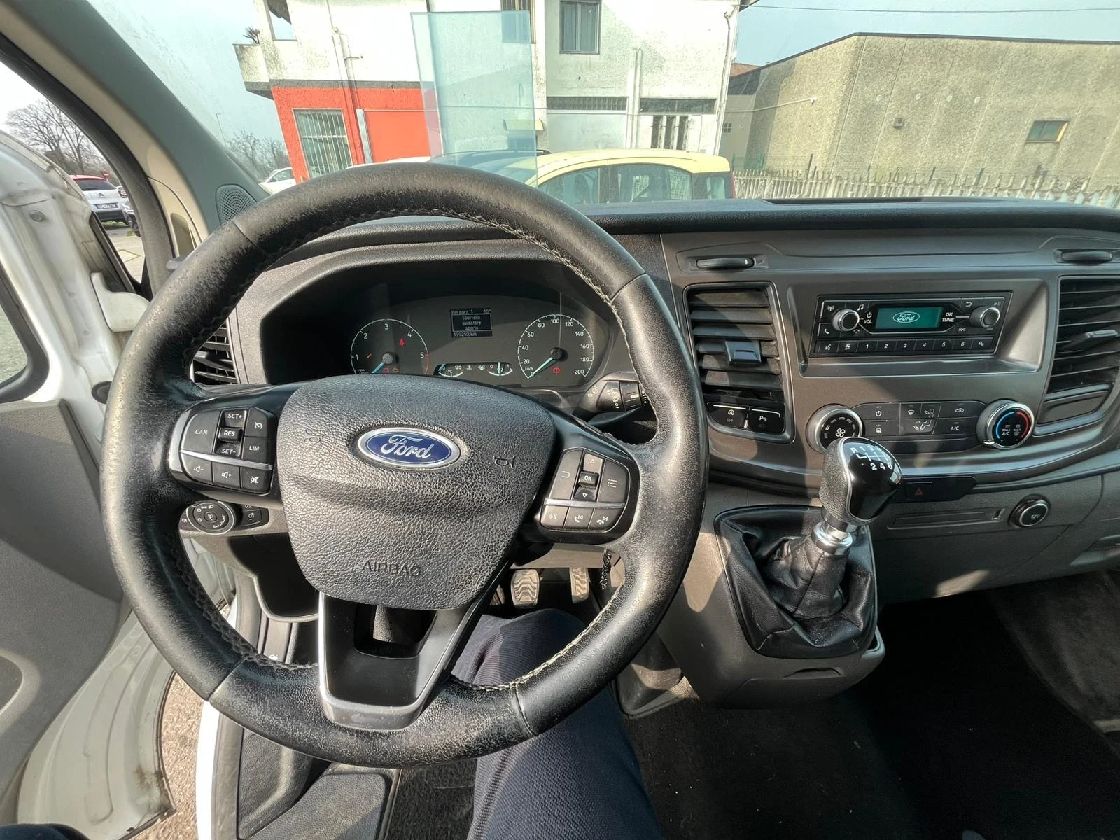 Ford Transit Custom Перфектен без външни забележки, снимка 3 - Бусове и автобуси - 54134058