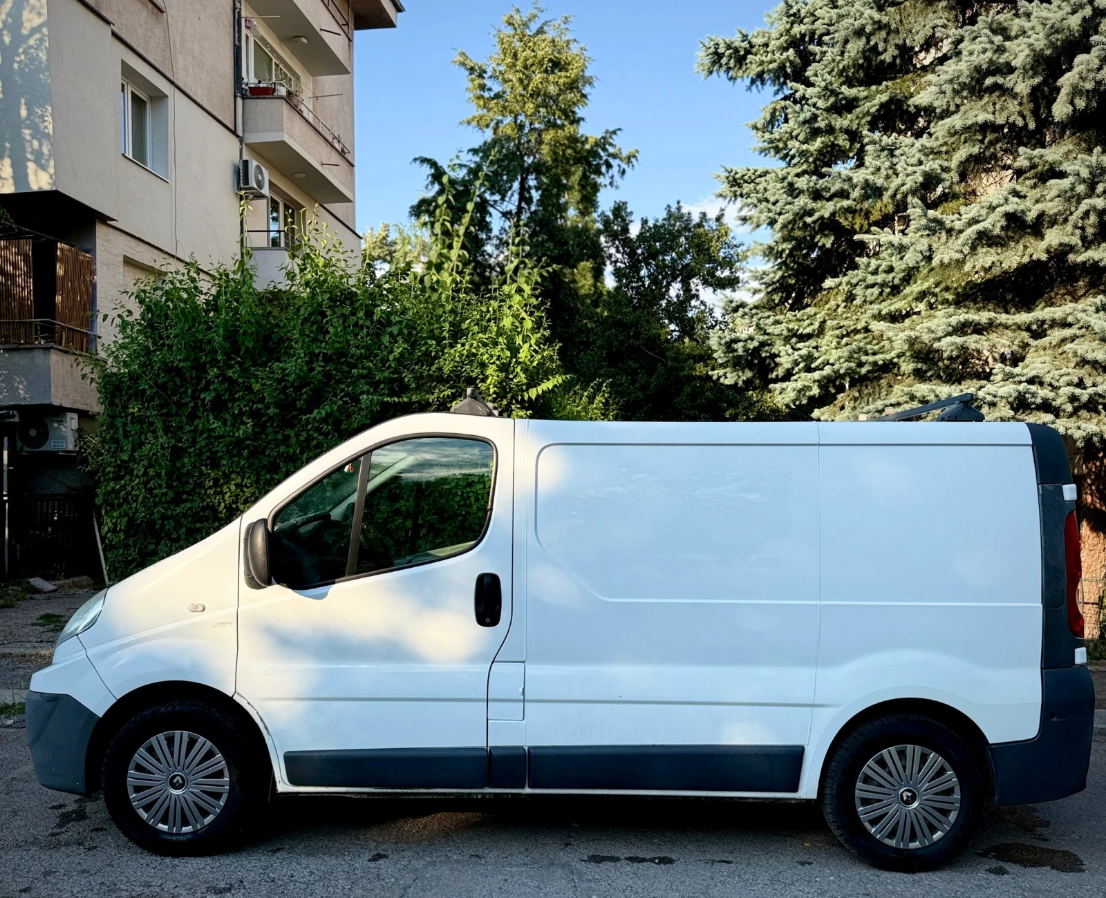 Renault Trafic 2.0TDI, снимка 7 - Бусове и автобуси - 55198901