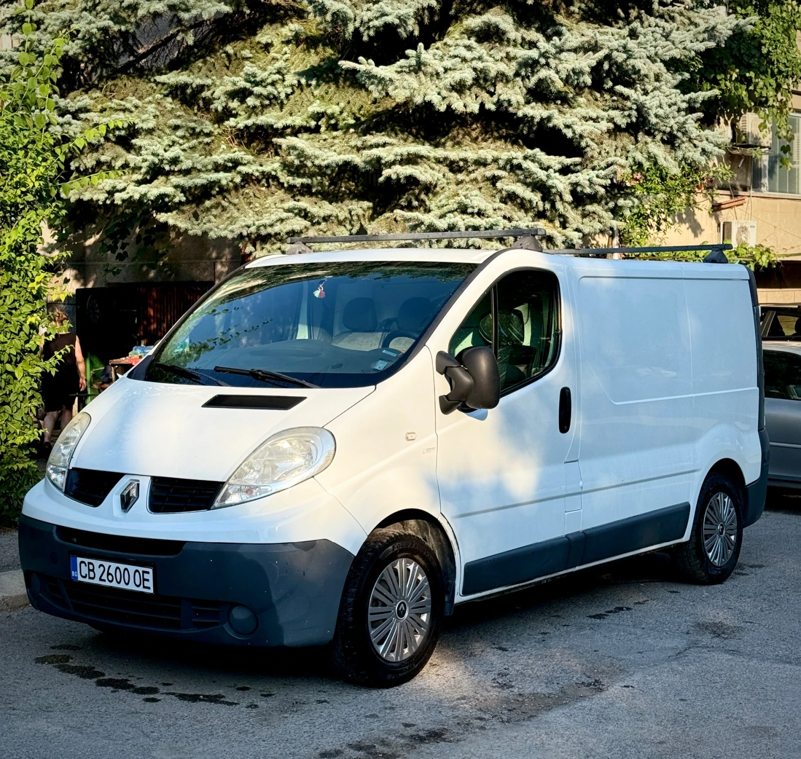 Renault Trafic 2.0TDI, снимка 2 - Бусове и автобуси - 55198901