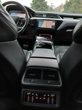 Audi E-Tron 50/Quatro/Hup/Pano/Kamera, снимка 13 - Автомобили и джипове - 45331619