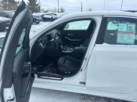 BMW 330 * xDrive * CARFAX * ПОДГРЕВИ * ЗАДНА КАМЕРА, снимка 13