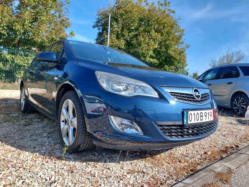 Opel Astra, снимка 2 - Автомобили и джипове - 44490138