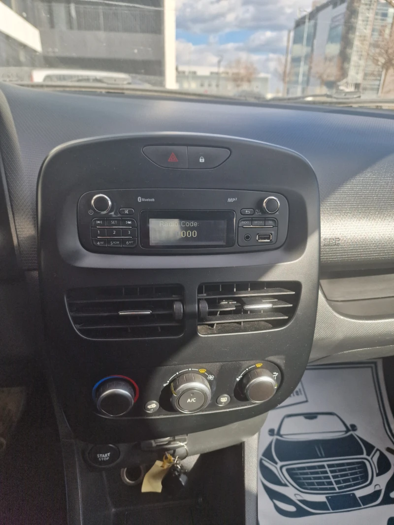 Renault Clio, снимка 8 - Автомобили и джипове - 44877187