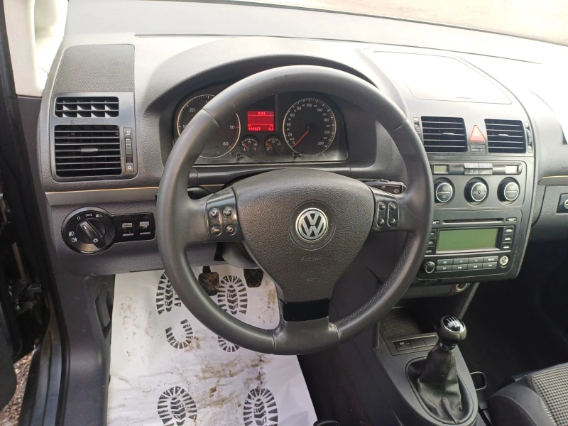 VW Touran 2.0d 140ps, снимка 8 - Автомобили и джипове - 48207831