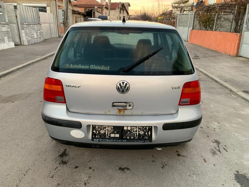 VW Golf 1.9 TDI 90ps Климатроник , снимка 6 - Автомобили и джипове - 49521765