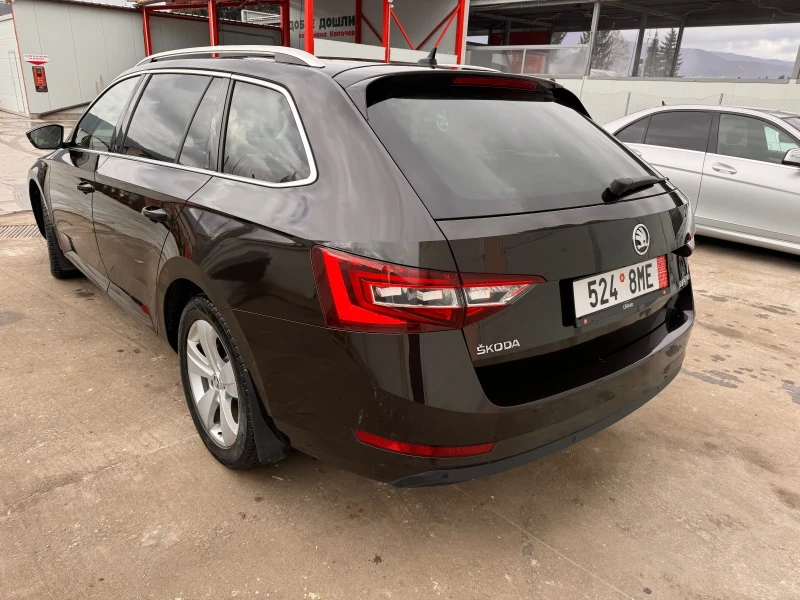 Skoda Superb 2.0TDI DSG7 Facelift, снимка 5 - Автомобили и джипове - 49484608