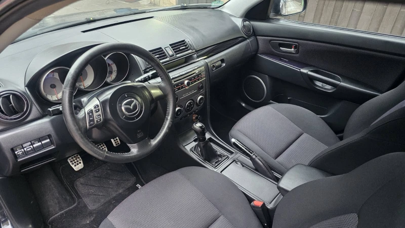 Mazda 3 2.0, снимка 12 - Автомобили и джипове - 49306857