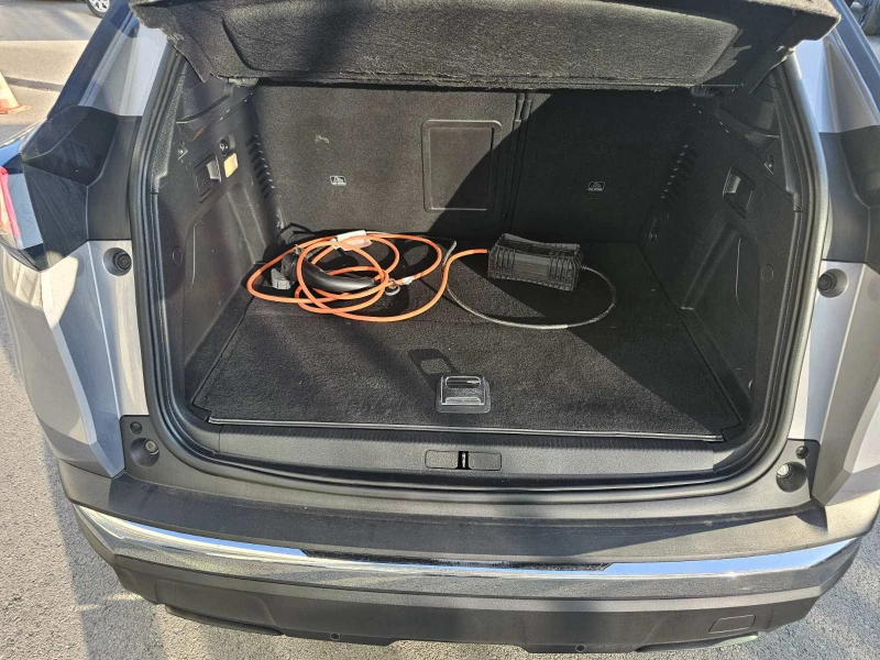 Peugeot 3008 1.6 Plug-In Hybrid 180 hp, снимка 15 - Автомобили и джипове - 51765289