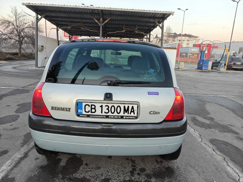 Renault Clio, снимка 6 - Автомобили и джипове - 52904655