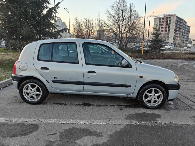 Renault Clio, снимка 4 - Автомобили и джипове - 52904655