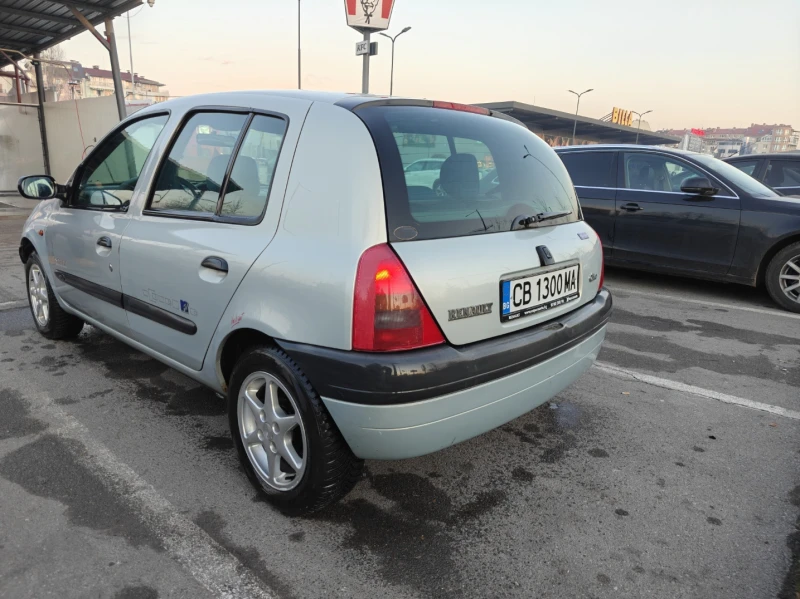Renault Clio, снимка 7 - Автомобили и джипове - 52904655