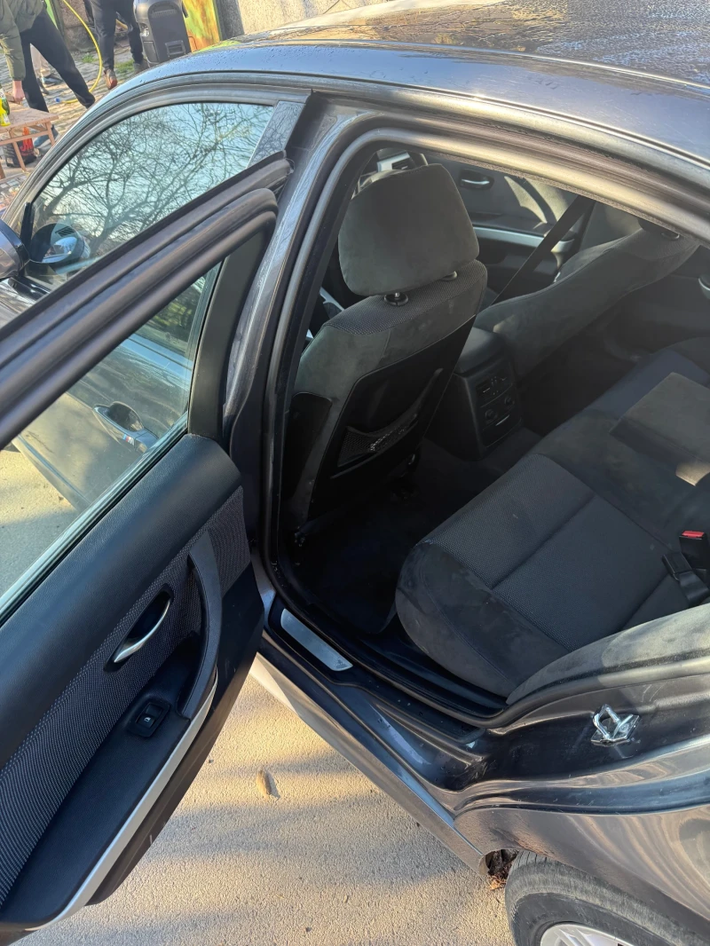 BMW 320, снимка 10 - Автомобили и джипове - 52929384