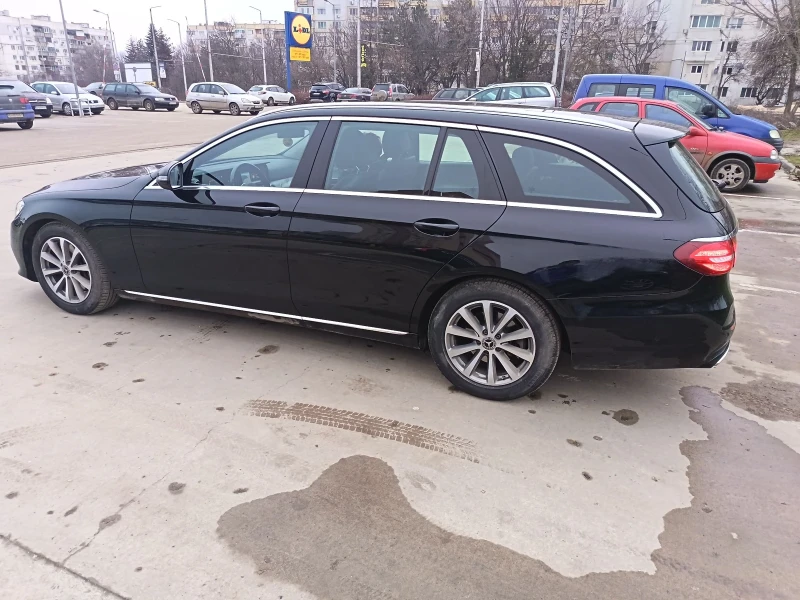 Mercedes-Benz E 220 W213, снимка 3 - Автомобили и джипове - 53289318