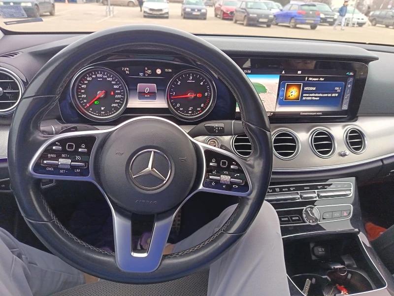 Mercedes-Benz E 220 W213, снимка 9 - Автомобили и джипове - 53289318