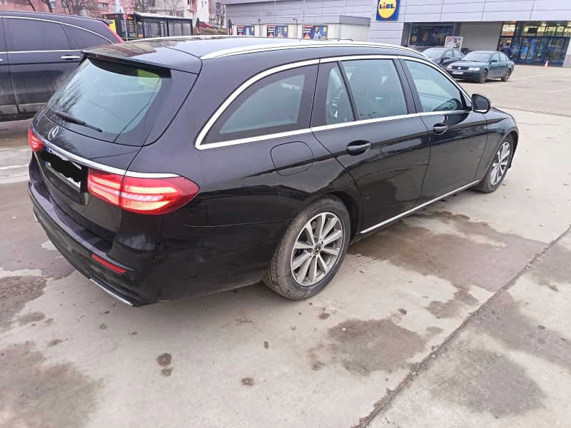 Mercedes-Benz E 220 W213, снимка 4 - Автомобили и джипове - 53289318
