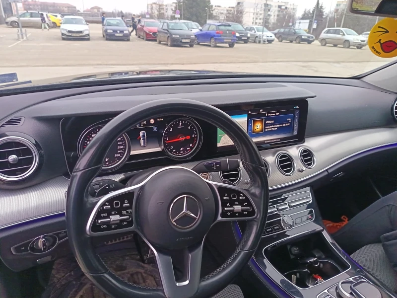 Mercedes-Benz E 220 W213, снимка 8 - Автомобили и джипове - 53289318