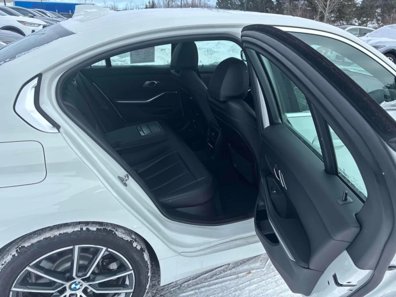 BMW 330 * xDrive * CARFAX * ПОДГРЕВИ * ЗАДНА КАМЕРА, снимка 16 - Автомобили и джипове - 53293988