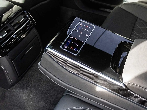 Audi A8 60 TFSIe Quattro S-line = NEW = Гаранция, снимка 12 - Автомобили и джипове - 52739982