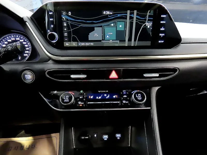 Hyundai Sonata 2.0 Premium, снимка 12 - Автомобили и джипове - 56408763